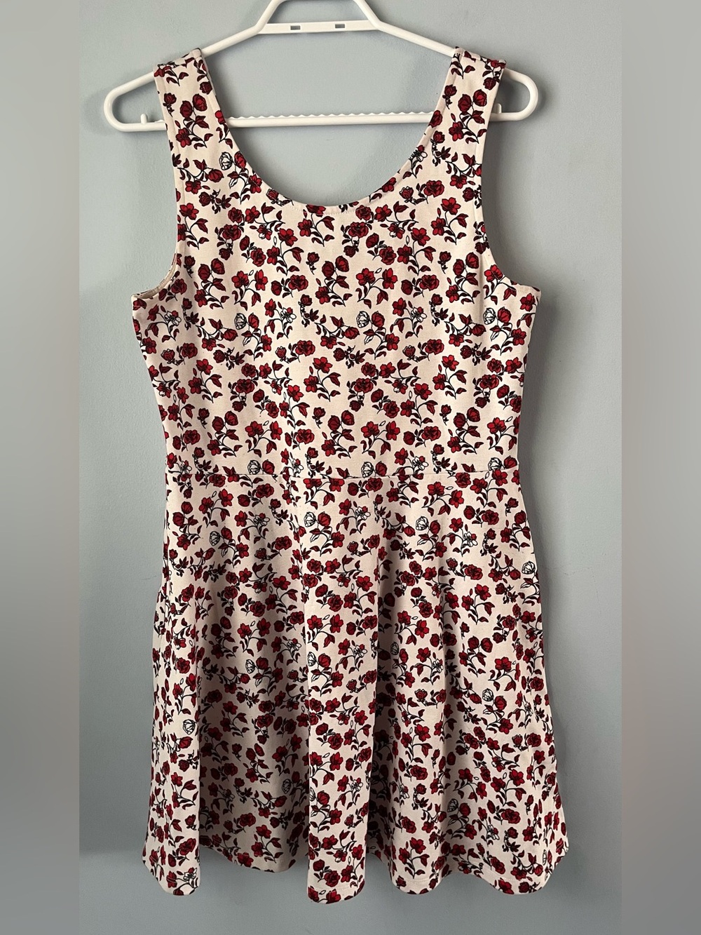 ✨ 3/$30 Divided White & Red Floral Fit & Flare Sleeveless Mini Dress Size 14